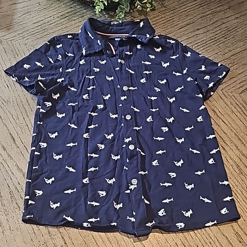 Shark button down shirt size 7 Andy & Evan